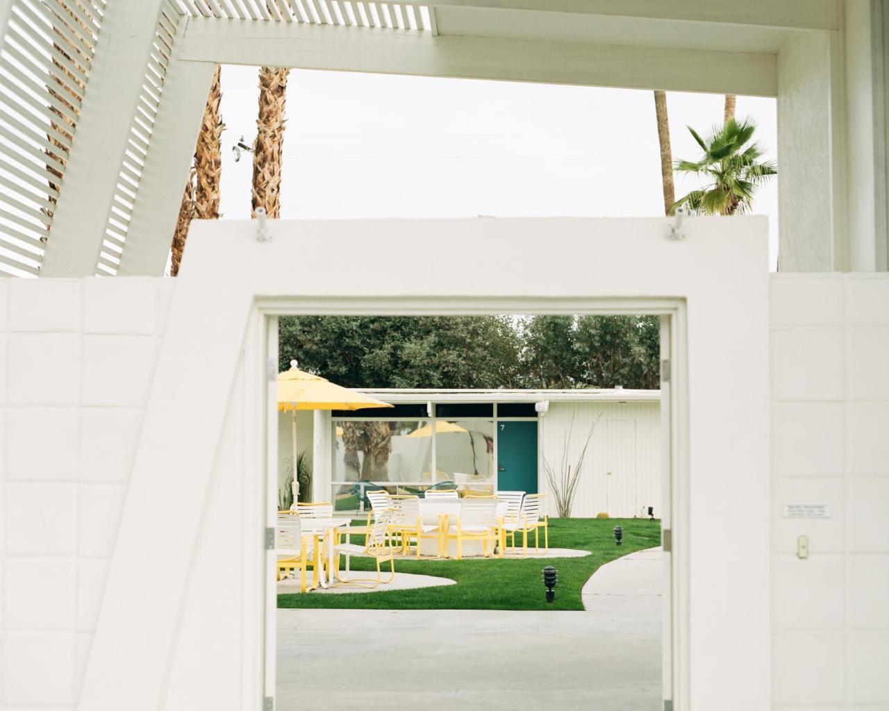 The Monkey Tree Hotel Palm Springs Exterior photo